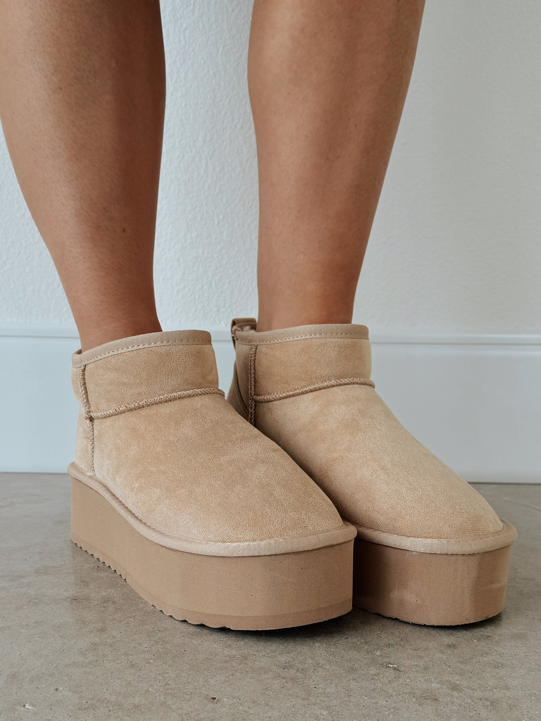 Leah's Fave Ugg Dupe in Oat