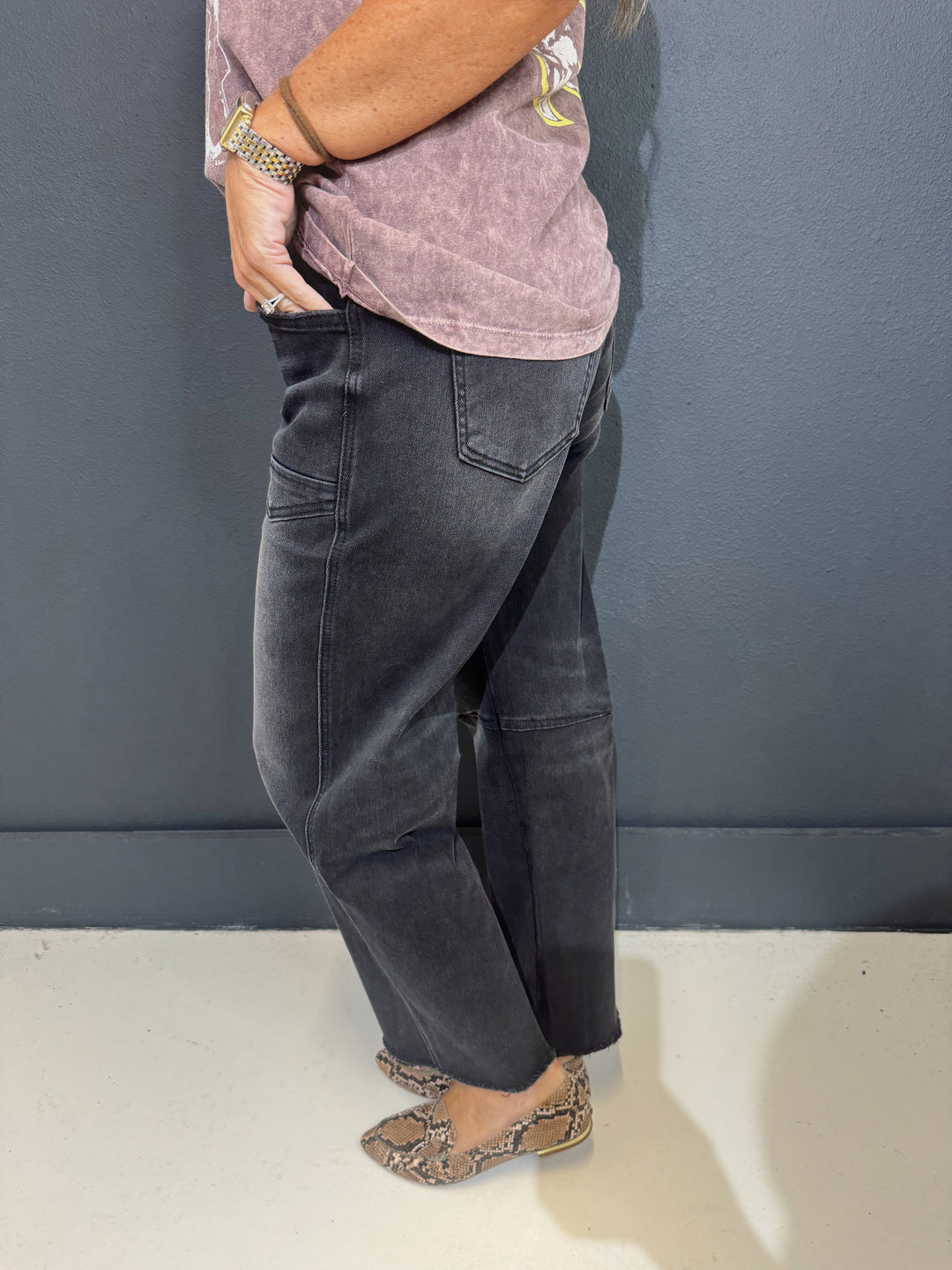 Black High Rise Barrel Jeans