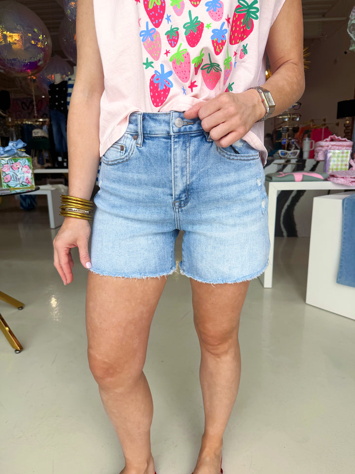 SUPER HIGH SHORTS WITH FRAYED RAW HEM