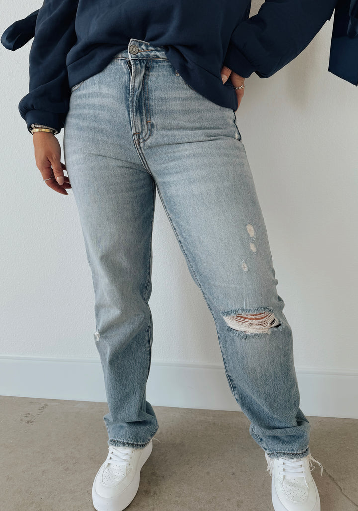 Hidden Medium Light Tracey High Rise Straight Leg Jean