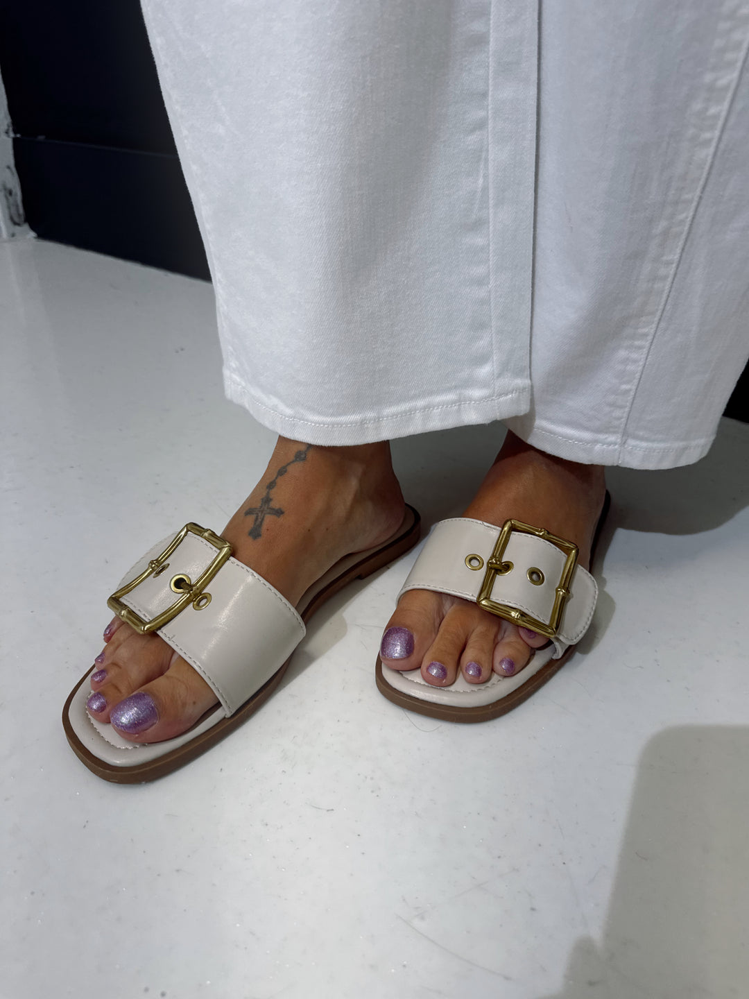 Square Buckle Band Flat Sandals| 2 Colors