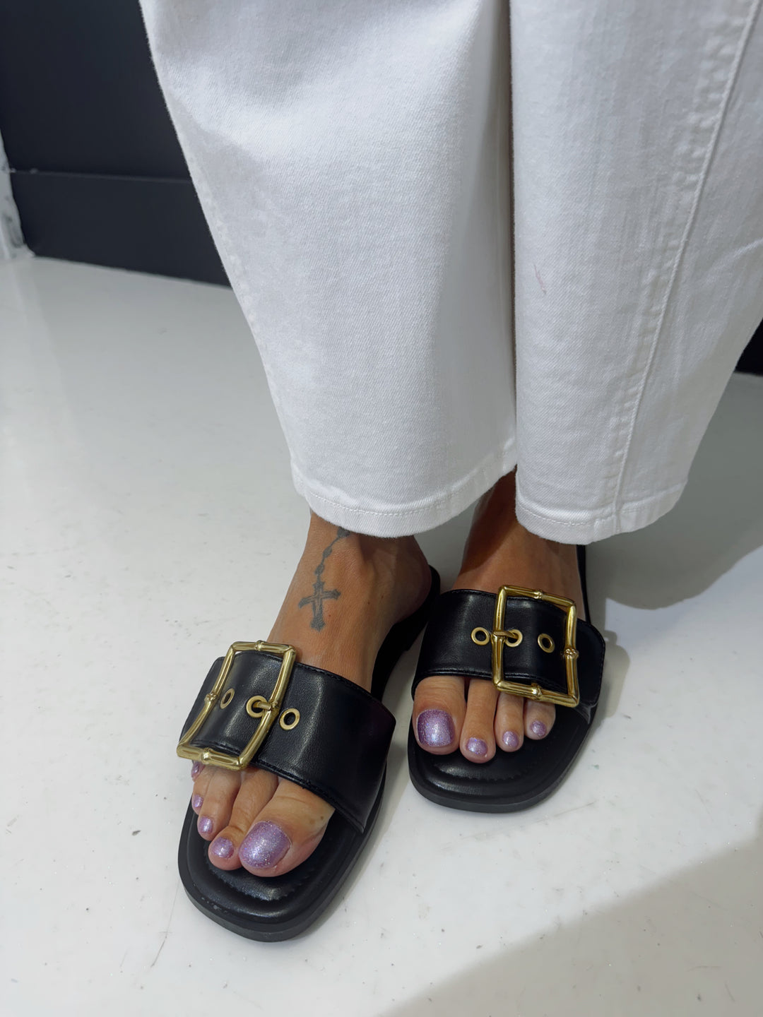 Square Buckle Band Flat Sandals| 2 Colors