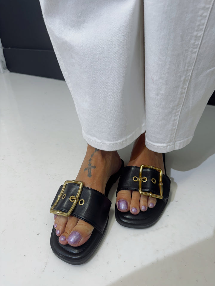 Square Buckle Band Flat Sandals| 2 Colors