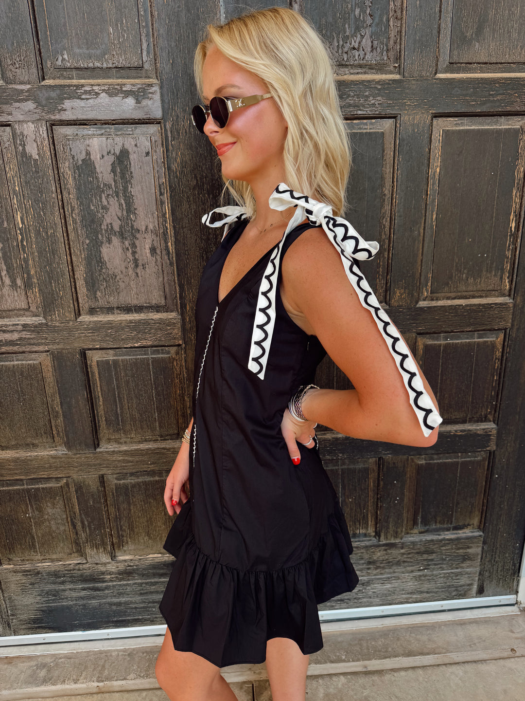Black|White Scallop Embroidery Mini Dress
