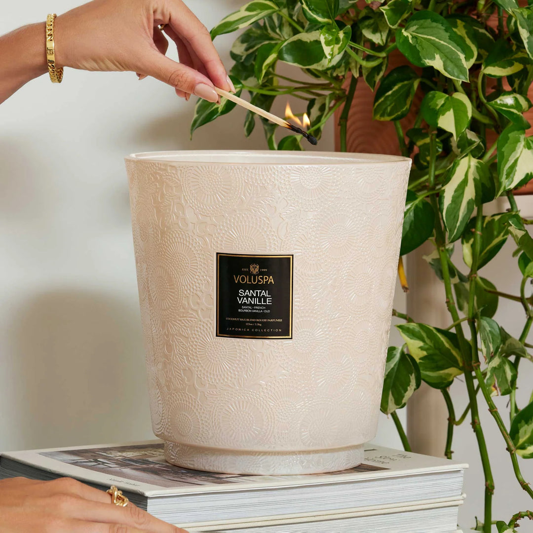 VOLUSPA-SANTAL VANILLE 5-WICK HEARTH CANDLE
