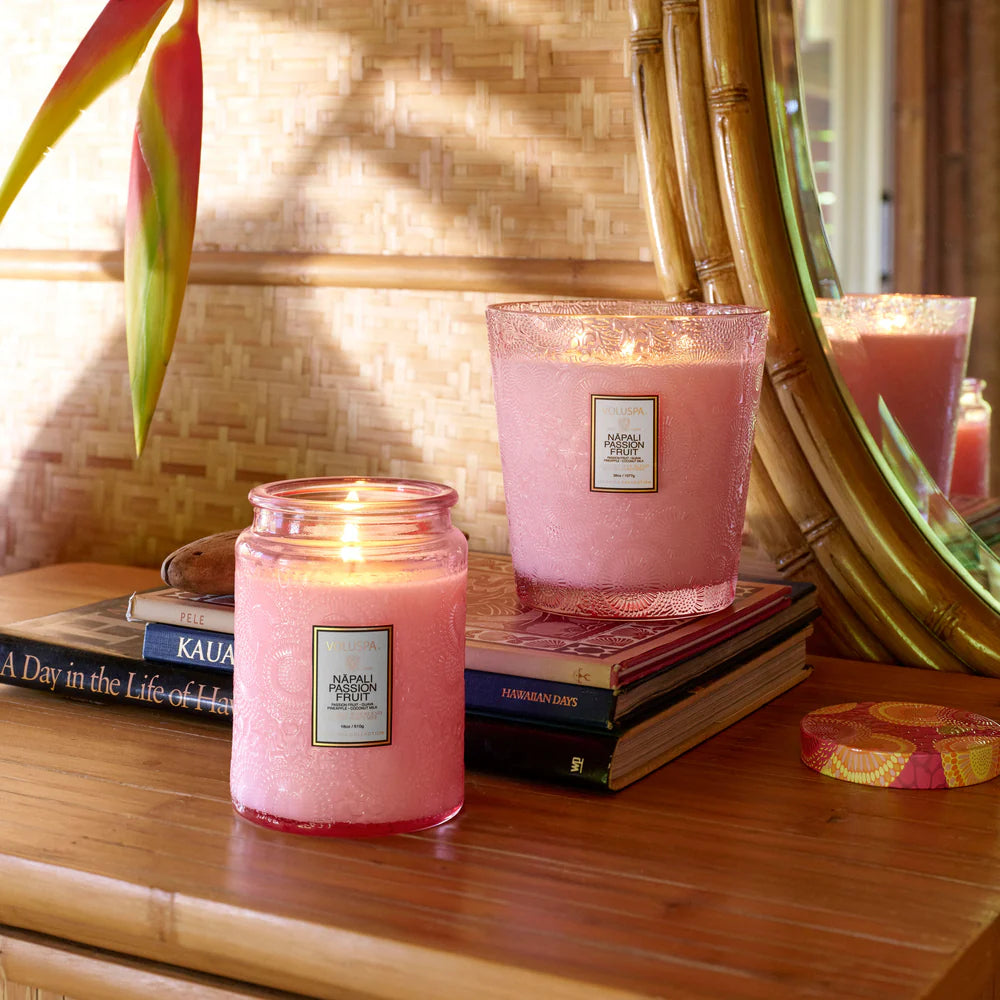 VOLUSPA - NAPALI PASSION FRUIT SMALL JAR CANDLE