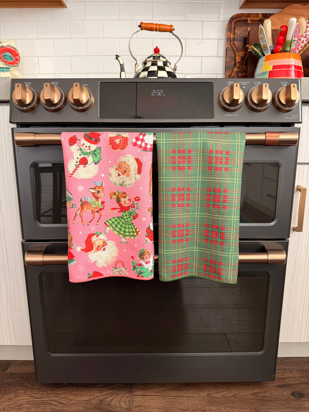 Donder: Double-Sided Hand Towel